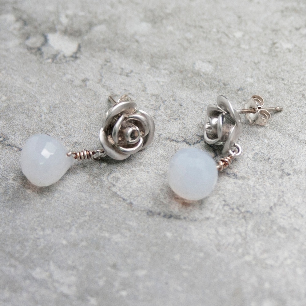 White roses gemstone earrings